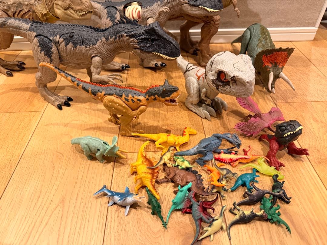 ジュラシックパーク恐竜フィギュアセット 20体以上