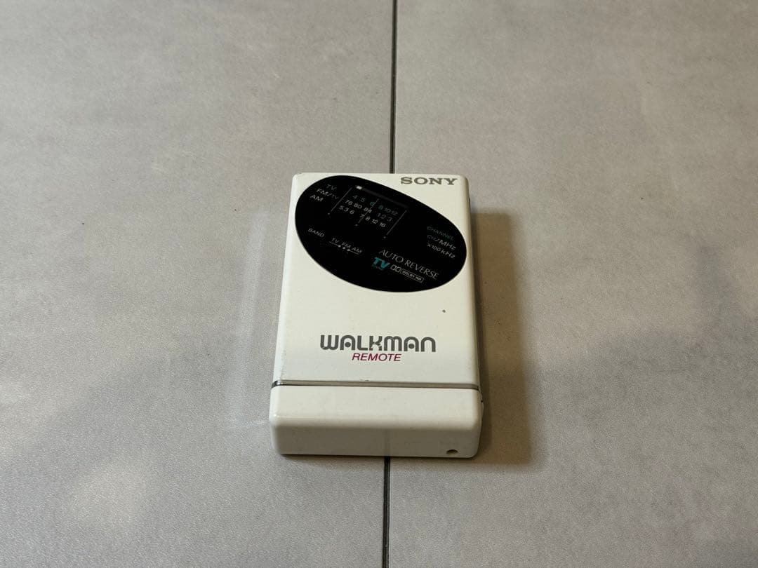 ジャンク ソニー カセットウォークマン SONY WM-F109 ホワイト