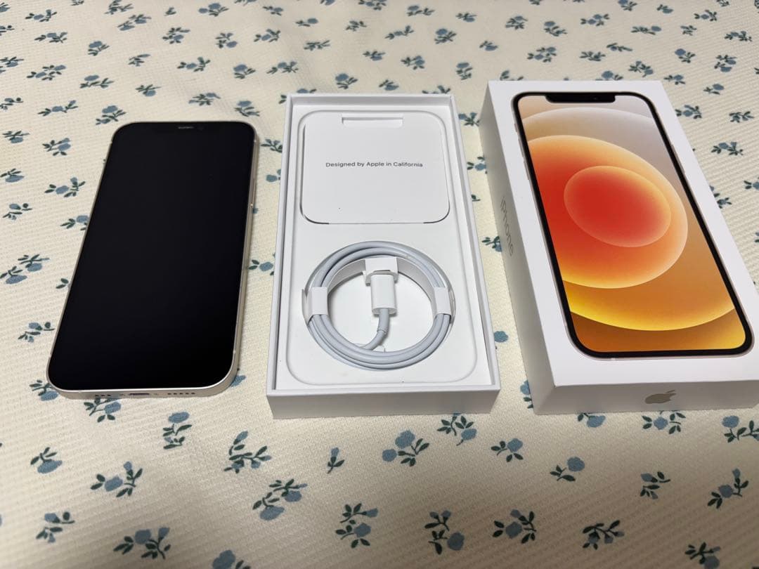 【極美品】iPhone12 128GB 白 SIMフリー 純正バッテリー100%