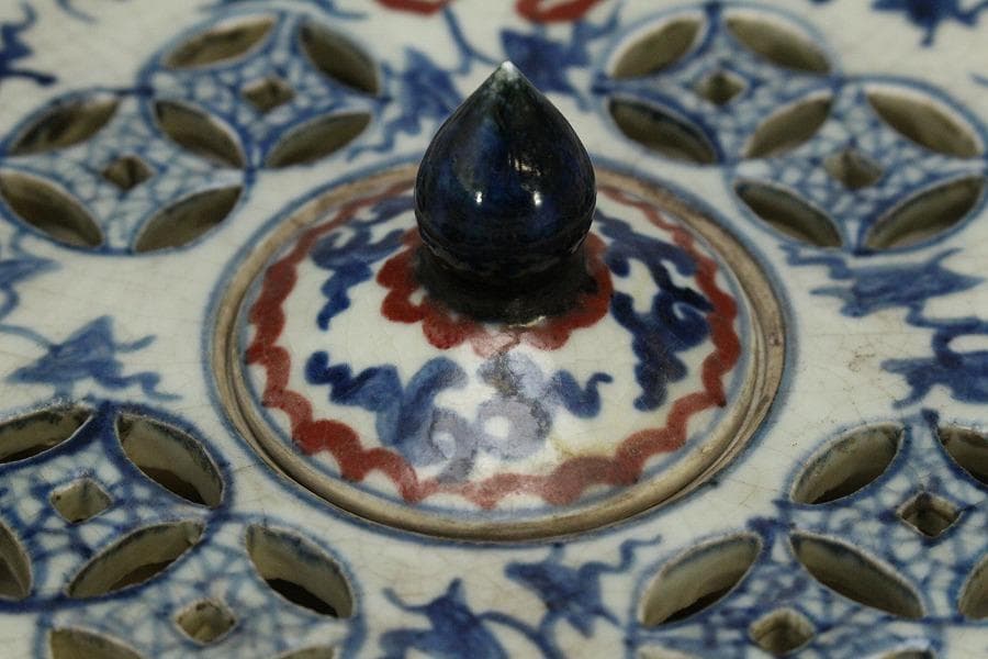 中国美術 赤絵青花 纏枝蓮花紋 壷盤 φ30.5cm(LC178)