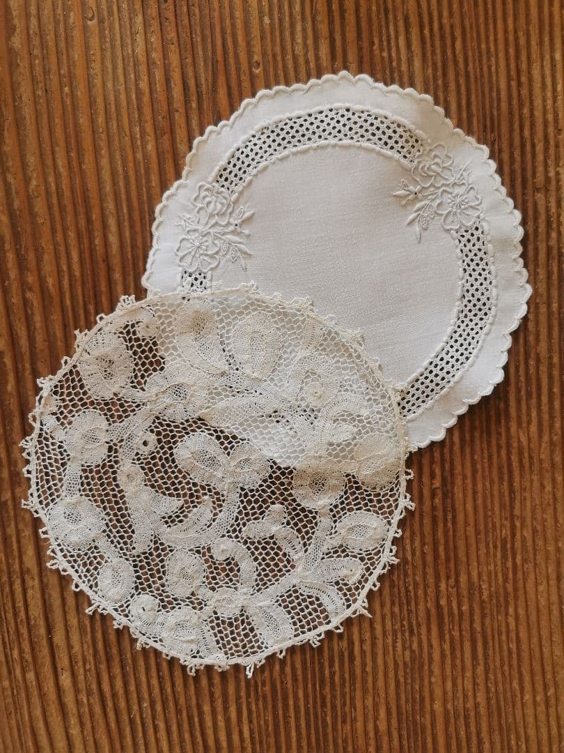 アンティークベルギー ブルージュレース デイジーのドイリー アイボリーベージュβ