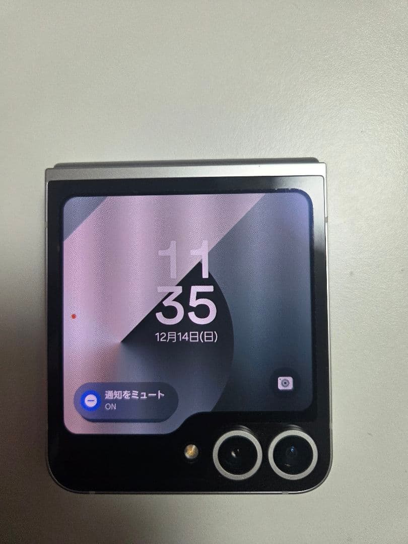 Galaxy Z Flip6 ホワイト