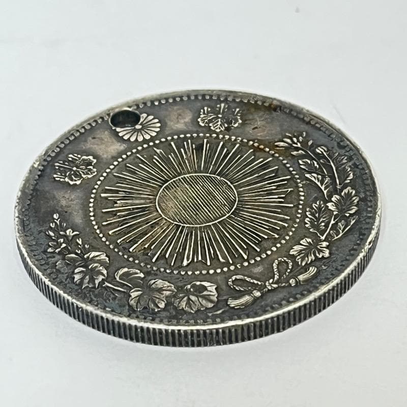 旧一圓銀貨 旭日竜 一円銀貨 明治3年 古銭 明治三年