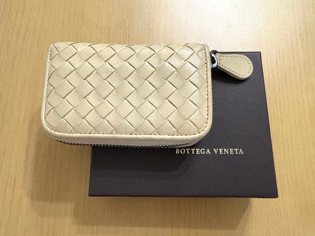 Bottega Venetaボッテガ・ヴェネタケース ベージュ