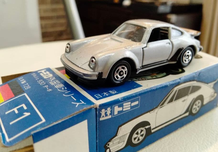 激レア トミカ青箱 ポルシェ930ターボ 日本製