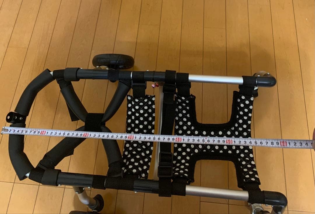 中型犬　4輪　犬用　車いす 歩行器　黒と白の水玉　手押し棒付　お食事　介護補助