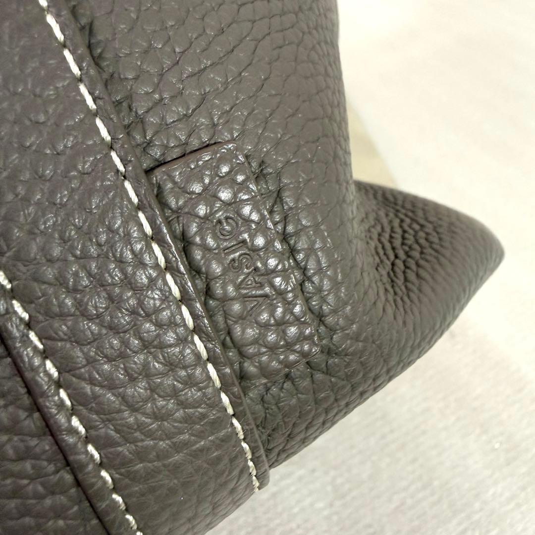 美品　ヴァジック ショルダーバッグ　ボンド グレー　レザー　ハンドバッグ
