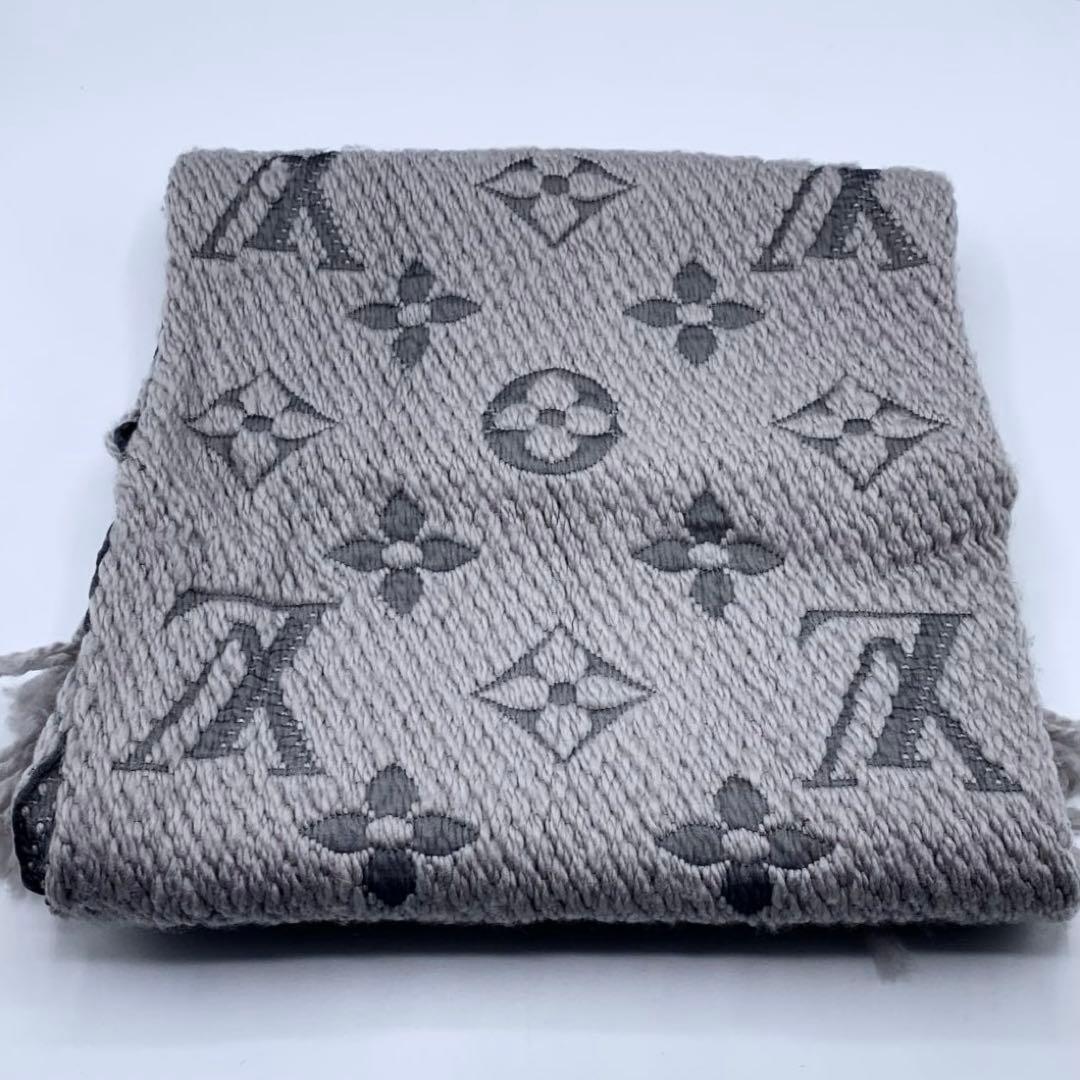 【美品】ルイヴィトン　マフラー　エシャルプロゴマニア　グレー　LVロゴ