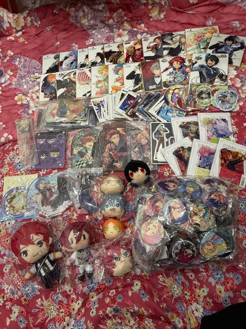あんスタ グッズ まとめ売り 大量 330点 缶バッジ アクリルスタンド など