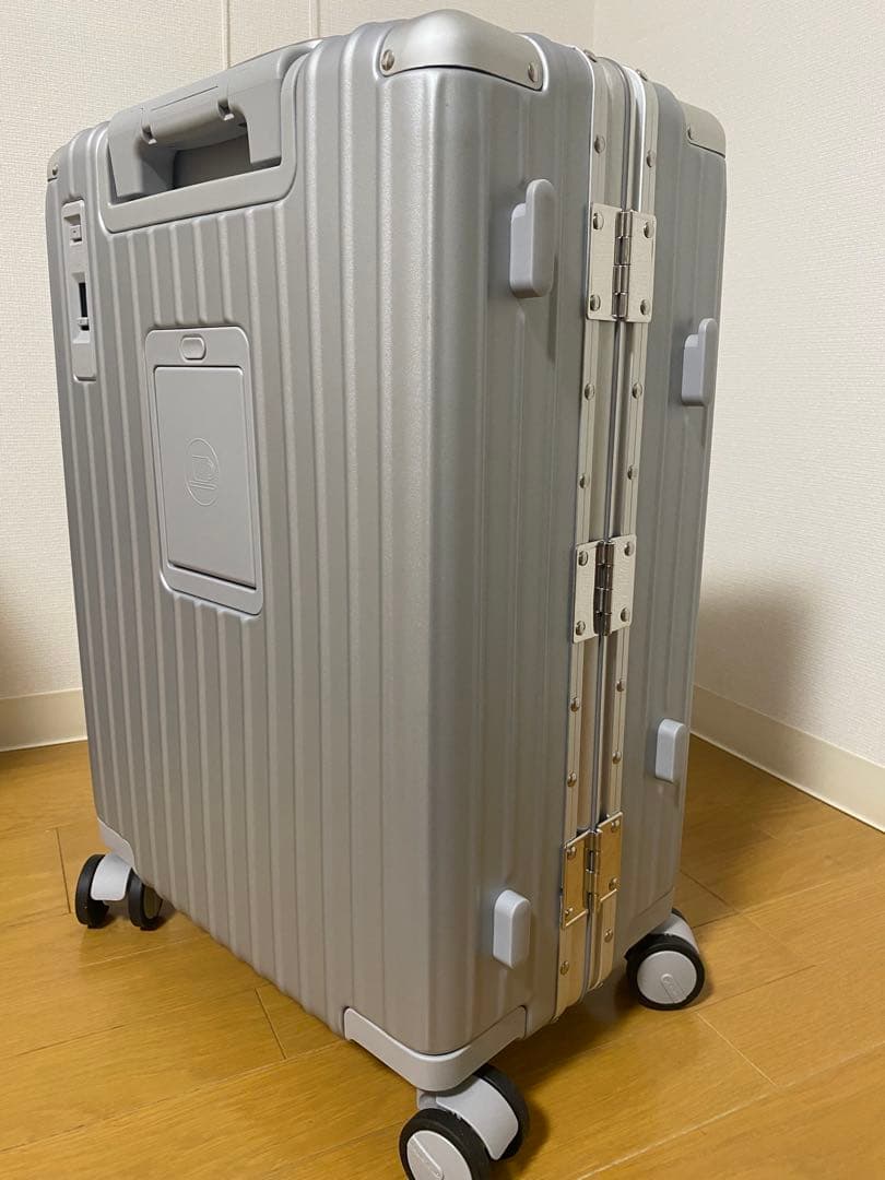 リベティキャリーケースSサイズ 新品未使用　純正カバー&キャスターカバー付