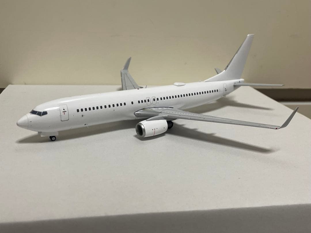 JcWings 1/200 B737-800 ホワイトブランク BK1067