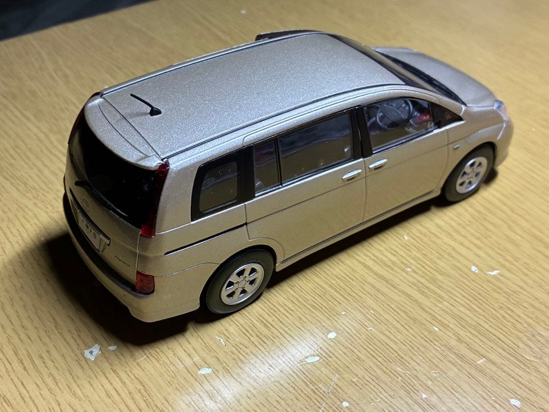1/30 トヨタアイシス カラーサンプルミニカー ゴールド 非売品 プルバック