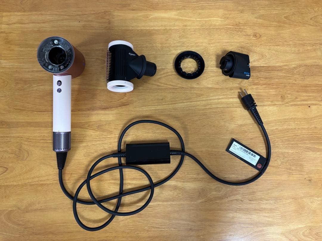 Dyson Supersonic ヘアドライヤー ピンク