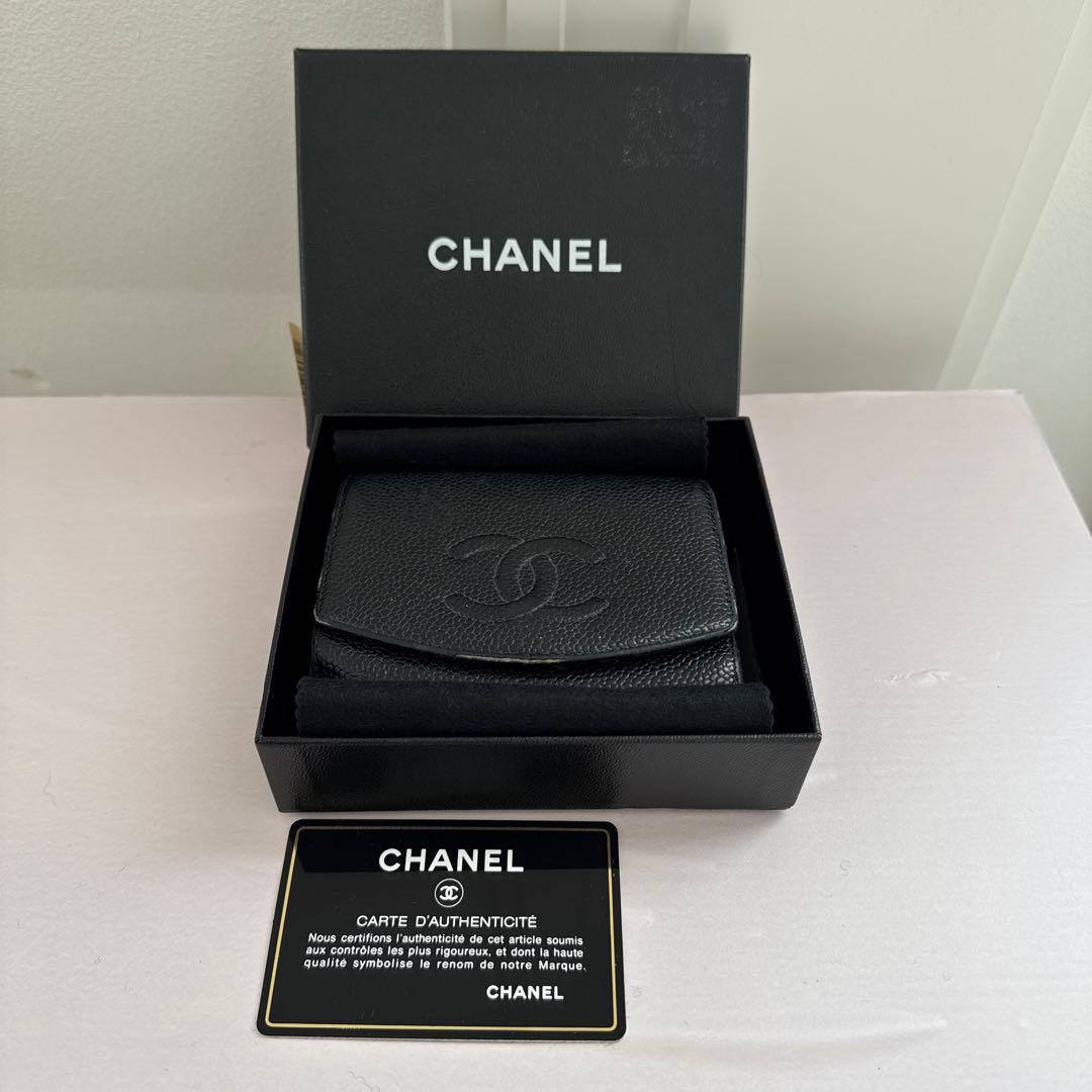 シャネル　二つ折り財布　箱とギャランティーカード 付き