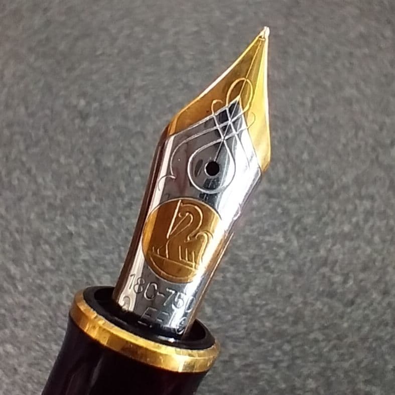 Pelikan ペリカン 万年筆 ブラック ＥFニブとボールペンのセット