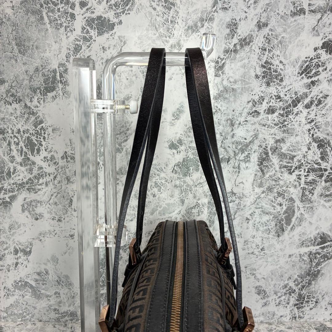 ✨FENDI✨　フェンディ　ハンドバッグ　ミニバッグ　ワンショルダーバッグ