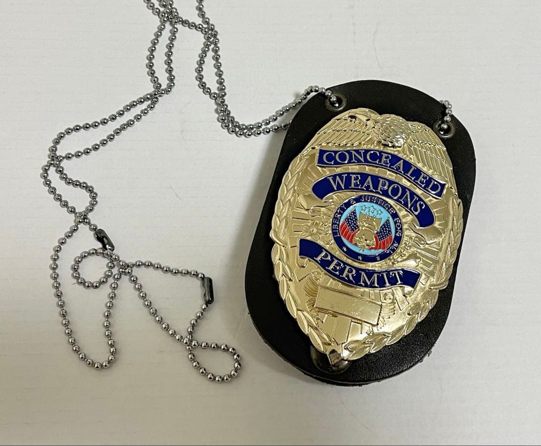 コンシールドウェポンパーミット 米国銃器携帯許可証 レプリカ　ポリスバッジ