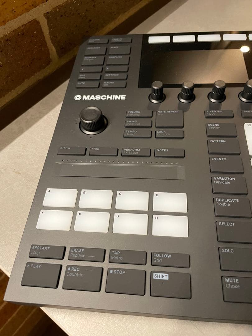 7/31(木)までお値下げ中！美品MASCHINE (本＆ケース付き)