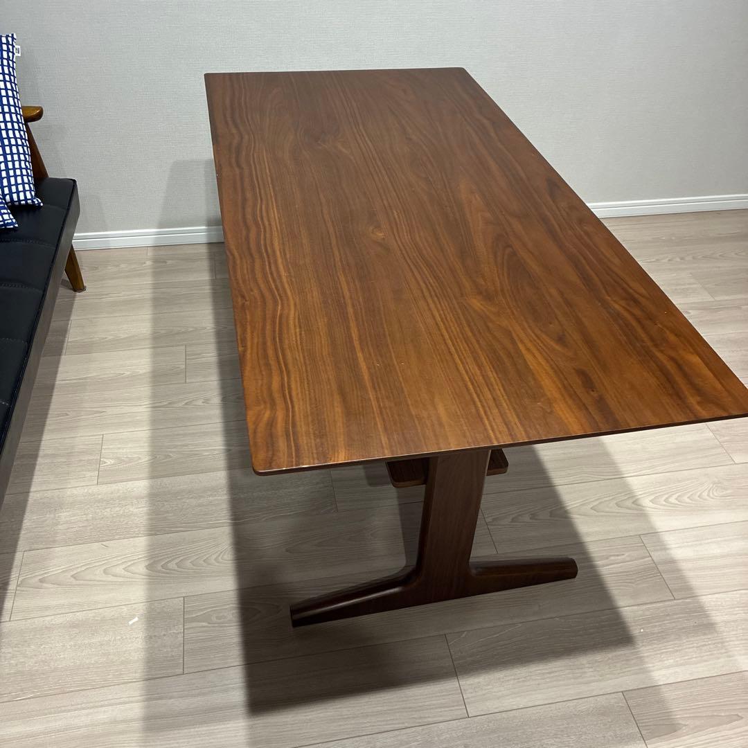 無印良品　リビングでもダイニングでもつかえるテーブル・２・ウォールナット材