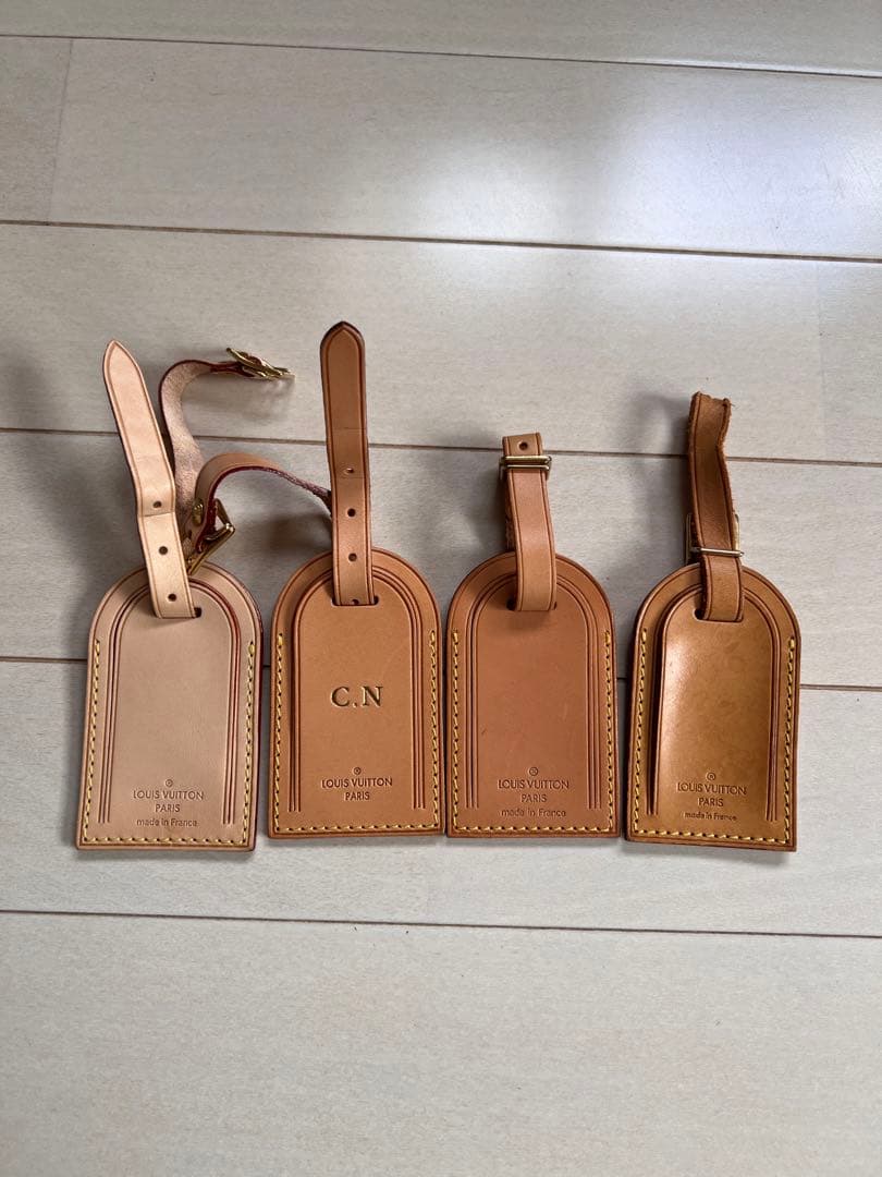 LOUIS VUITTON ヌメ革ネームタグ　4点セット