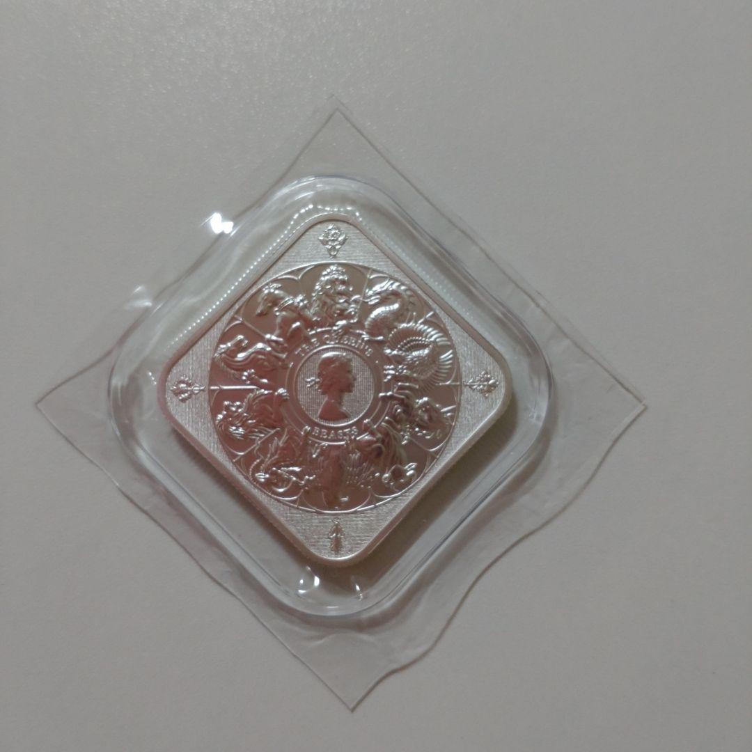 クイーンズビースト