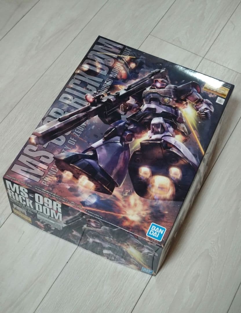 マスターグレード　リック・ドム　1/100 未組み立て