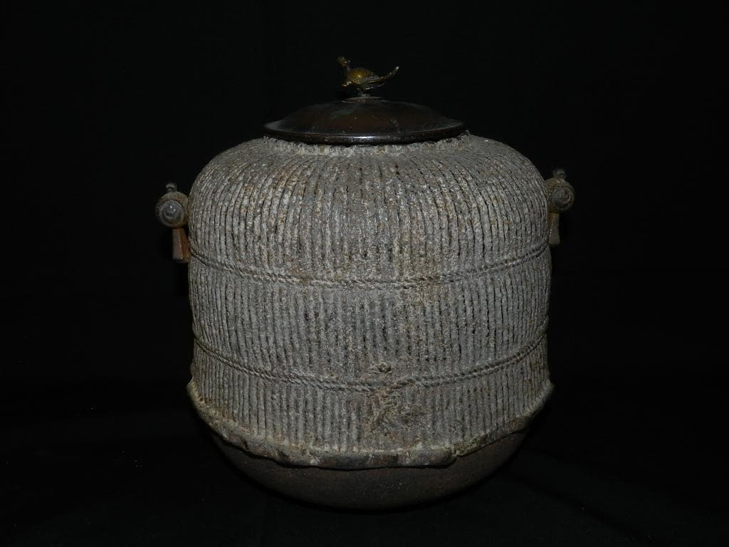O18値下品 茶￼道具 江戸期 小槌環付き形 俵形白肌鐵地 亀摘み蓋