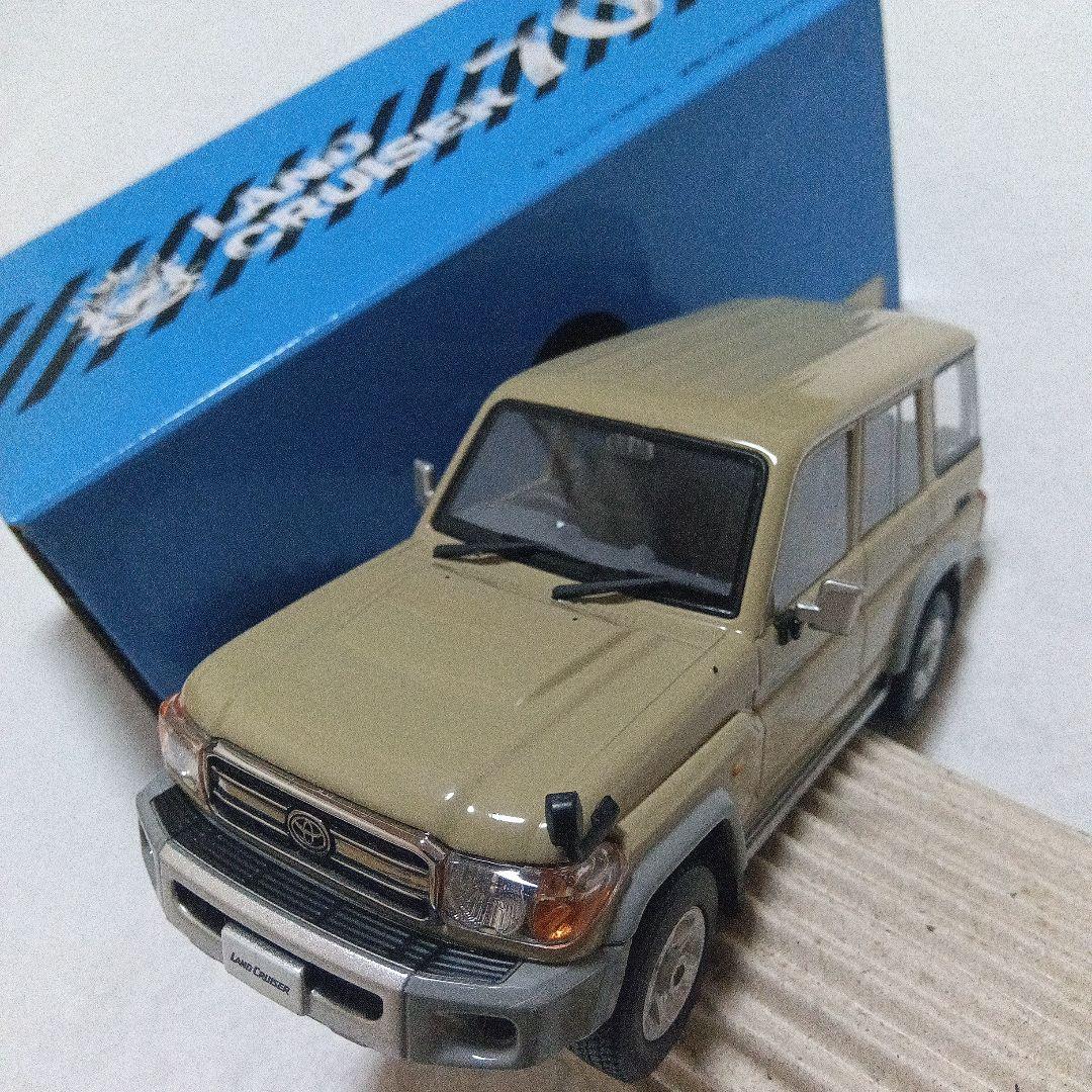 トヨタ ランドクルーザー70 1/30 モデルカー