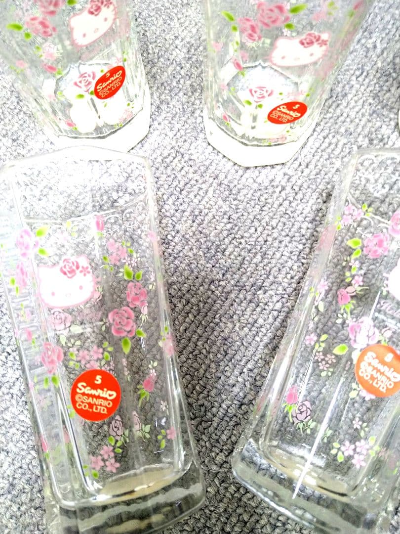 新品　希少　廃盤　昭和レトロ　ハローキティ 花柄 ガラスコップ 5個セット