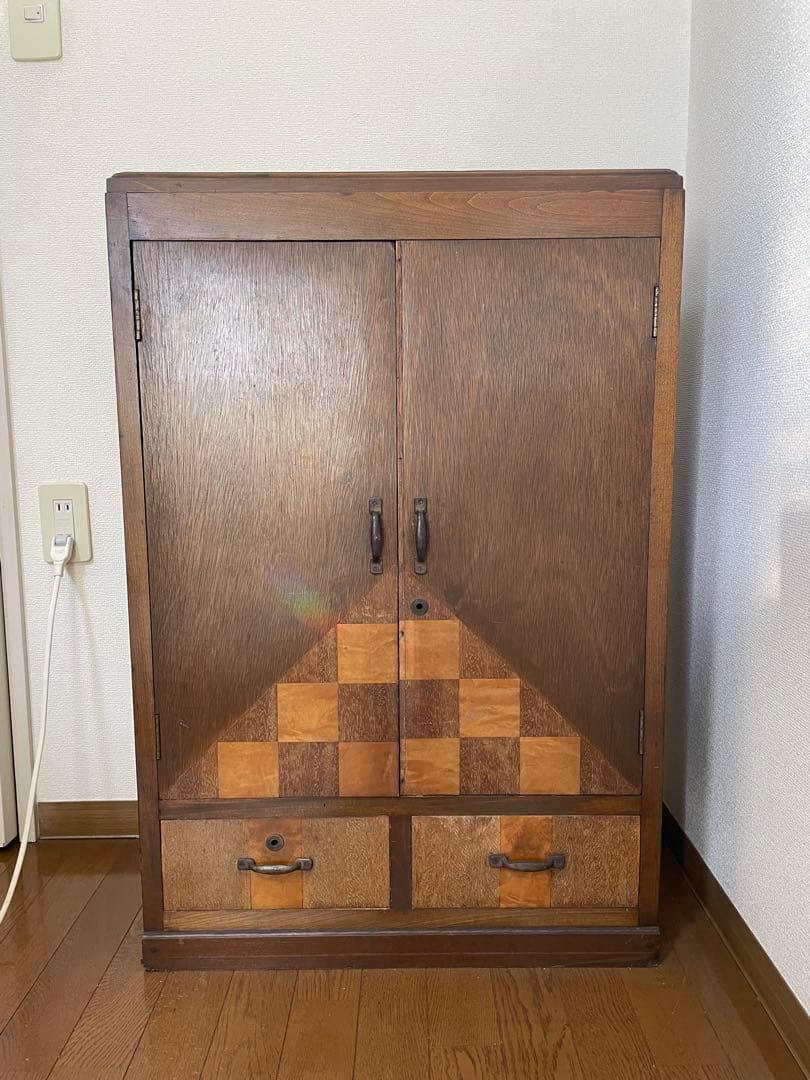 木製チェッカー模様　収納棚