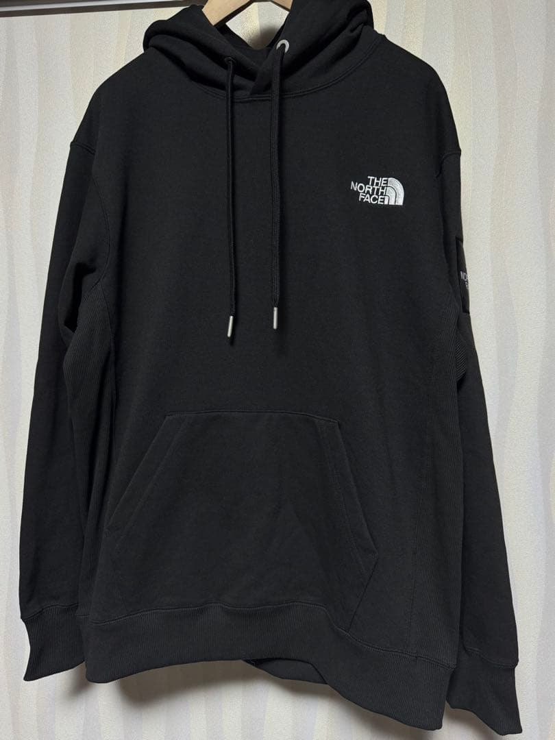 【新品未使用】THE NORTH FACE スクエアロゴパーカー　NT12333