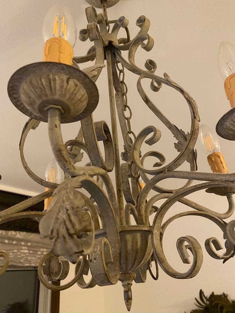 フランスアンティーク　アイアン製4灯シャンデリア グレー