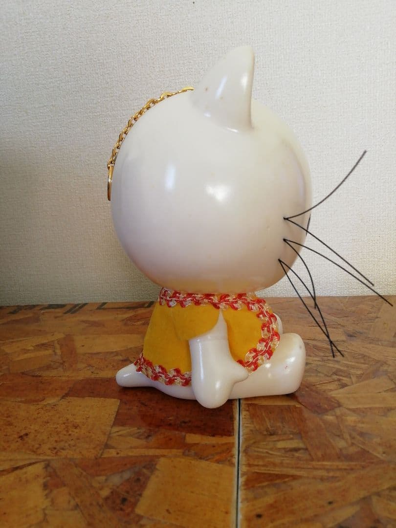 昭和レトロ　サンリオ　ハローキティ？　ソフビ