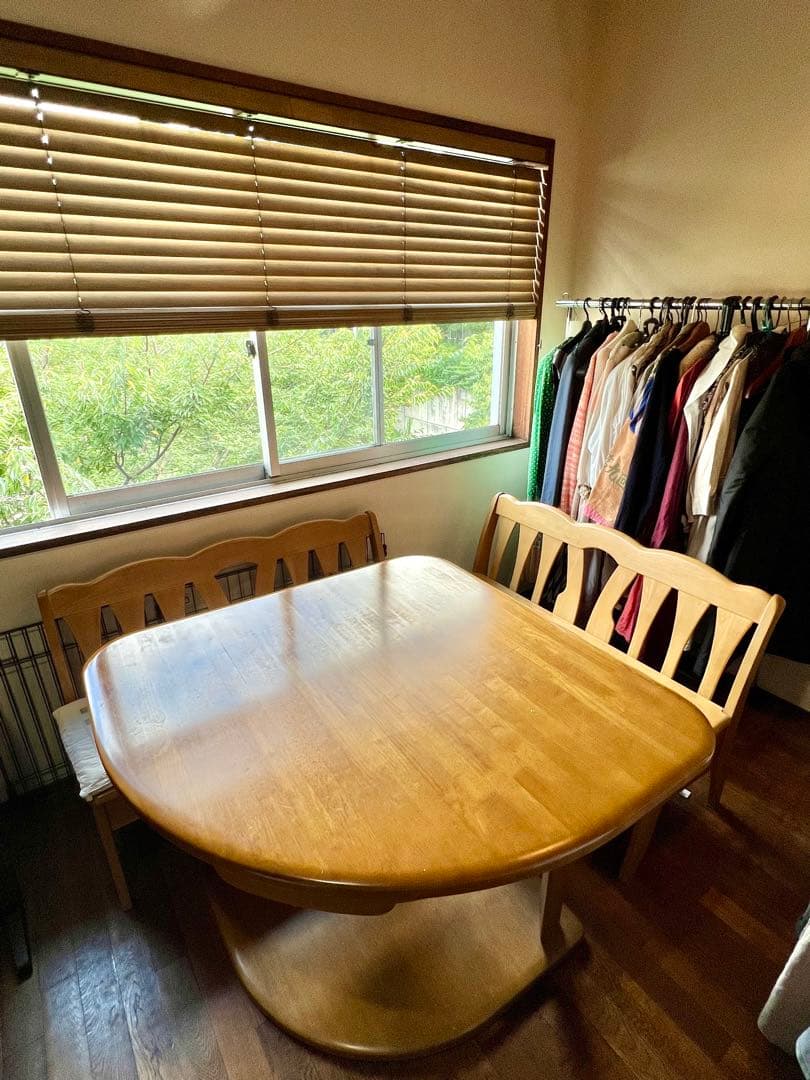 ⭐️値下げしました⭐️木製4分の1円形ダイニングテーブル
