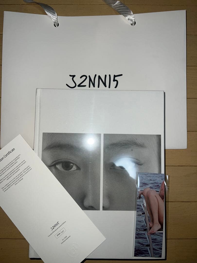 アイドル JENNIE <J2NNI5> Photobook First Edition