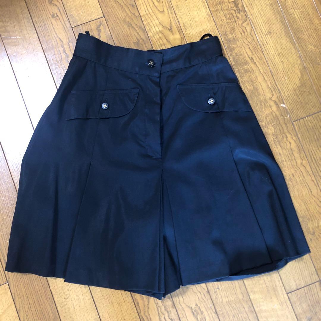 シャネルロゴボタンキュロット