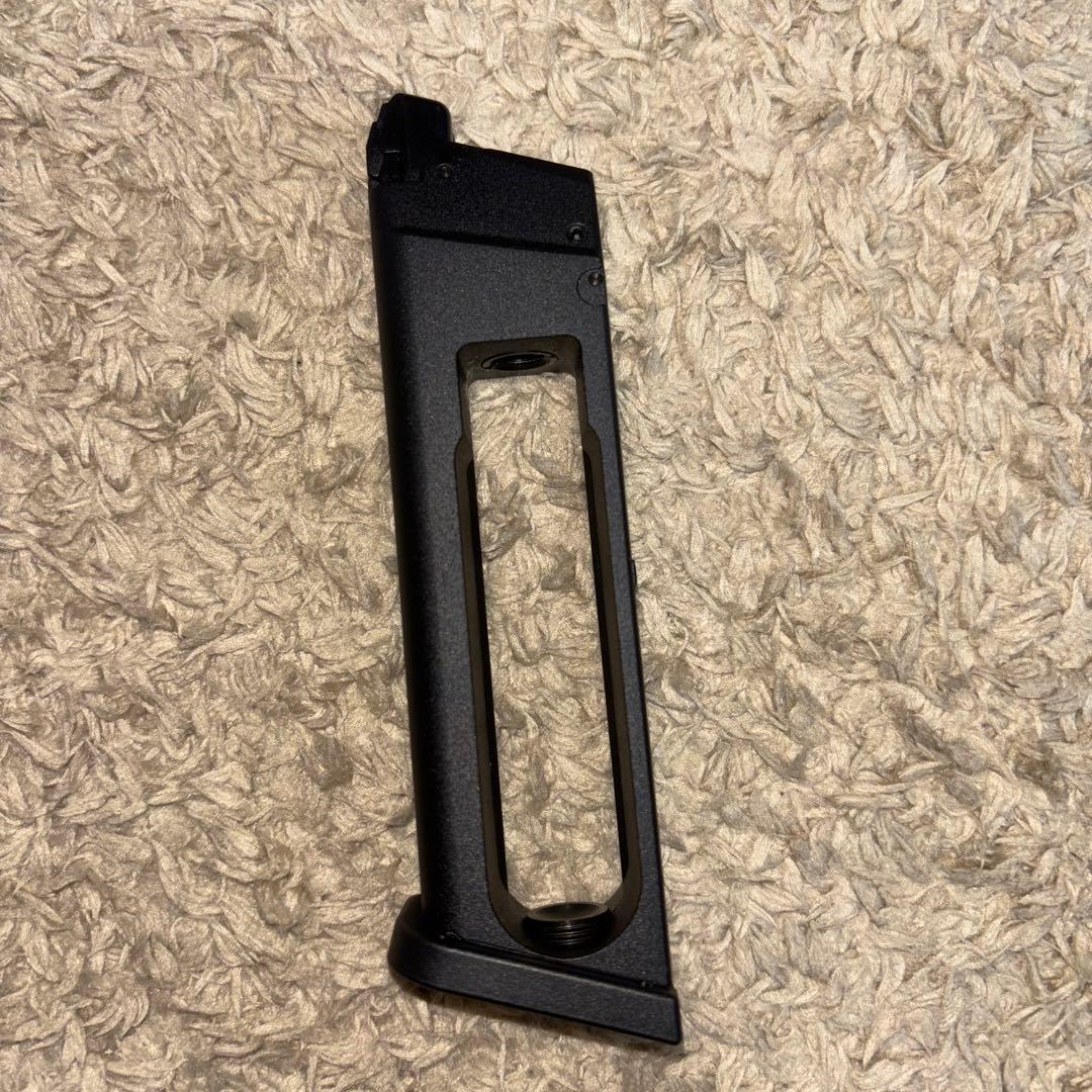 Carbon8 STRIKER-9s BK CO2+予備マガジン1個