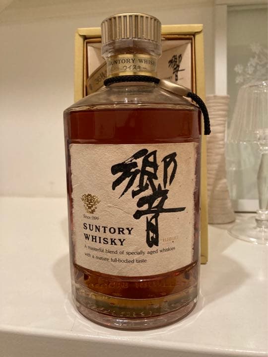サントリー SUNTORY 響750ml  ゴールドキャップ&ゴールドラベル