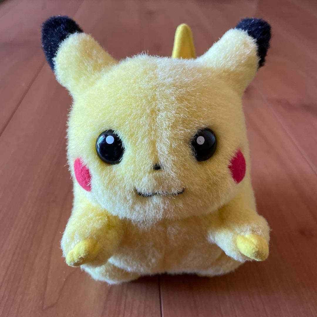 初期 ピカチュウ　TOMY ぬいぐるみ