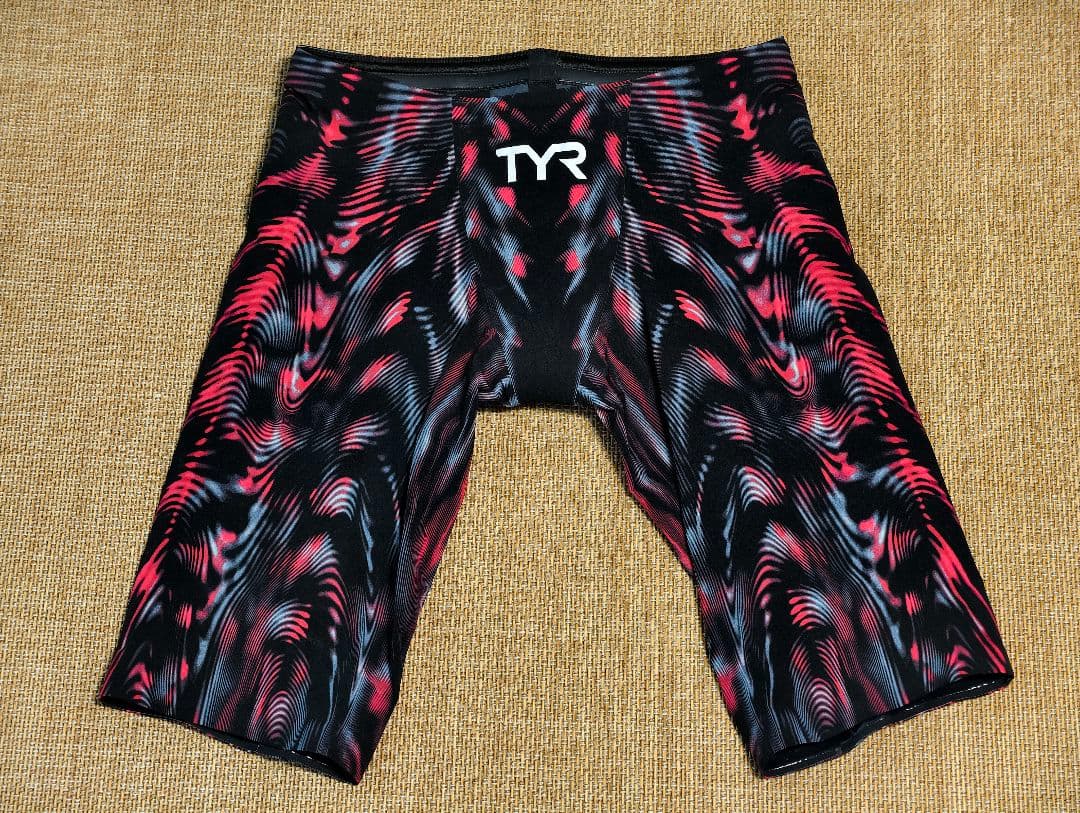 TYR VENZO 28（Lサイズ相当）競泳水着 メンズ