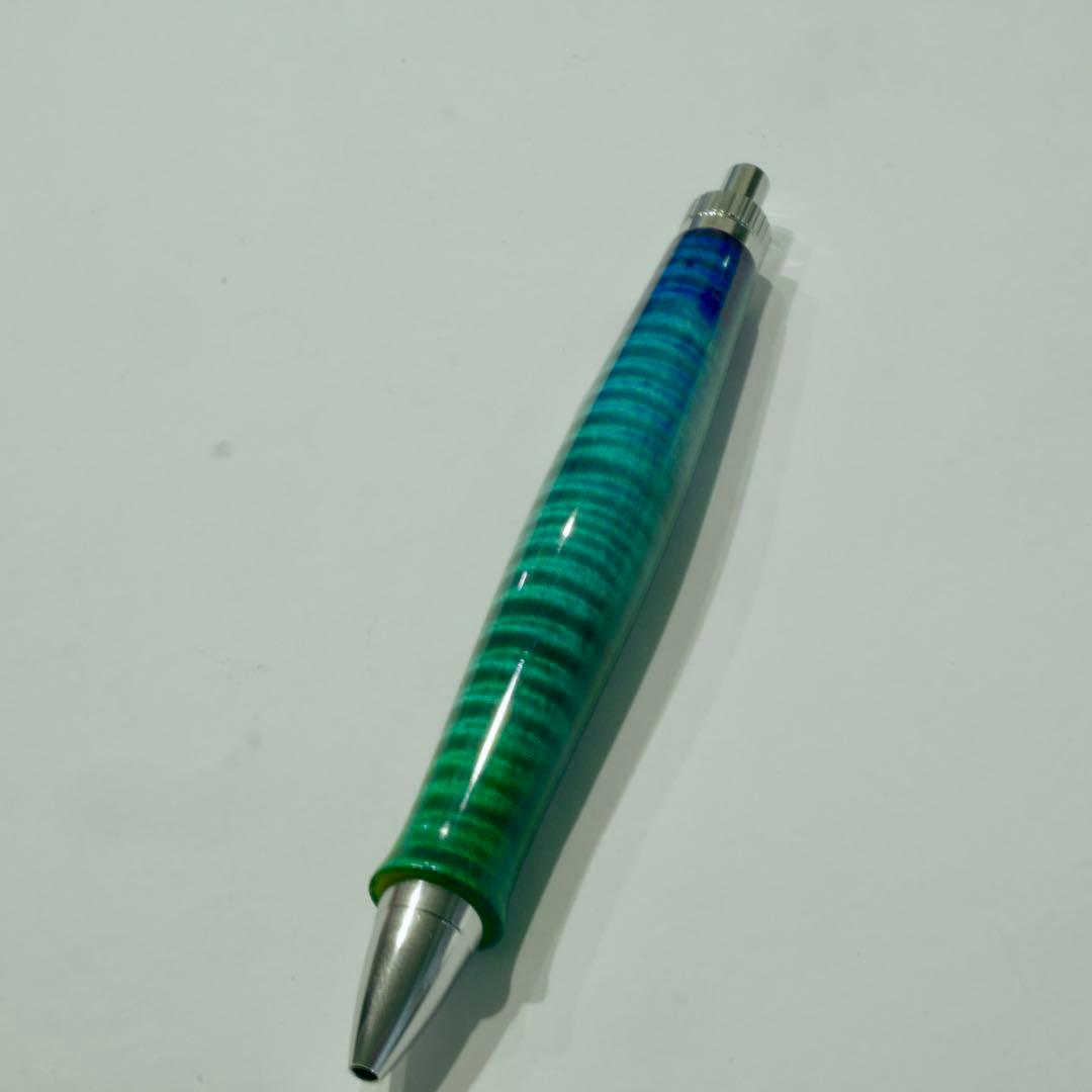 木軸ペン　ラッカー仕上げ　楽器　ギター　栃　縮杢