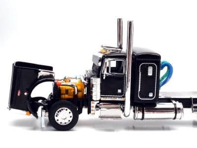 DCP ピータービルト379・ウィズ・デムコ・トレーラー(ブラック/レッド)