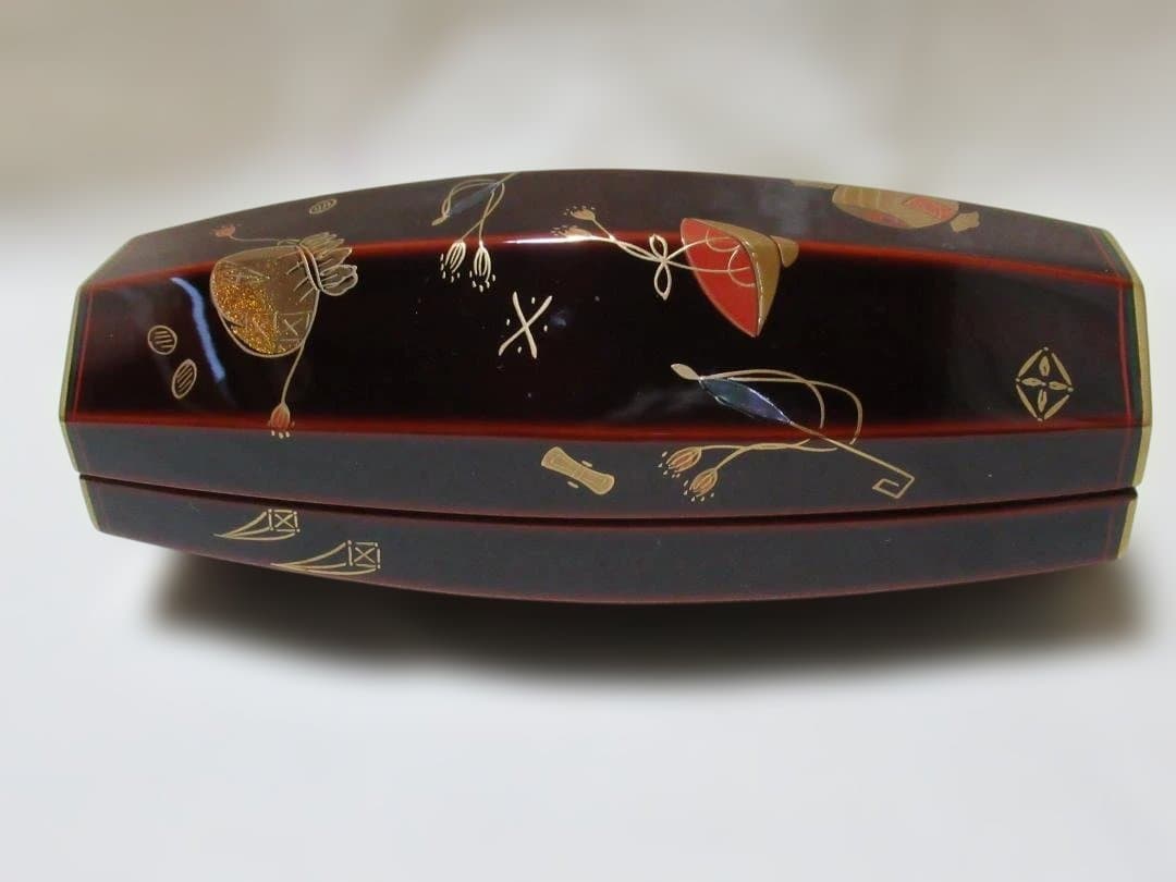 茶道具　宝尽蒔絵　ぶりぶり香合　一星造　共箱