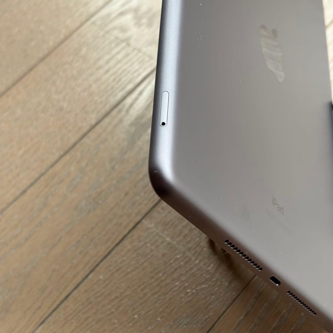 Apple iPad第８世代 スペースグレー WI-FIセルラーモデル100%