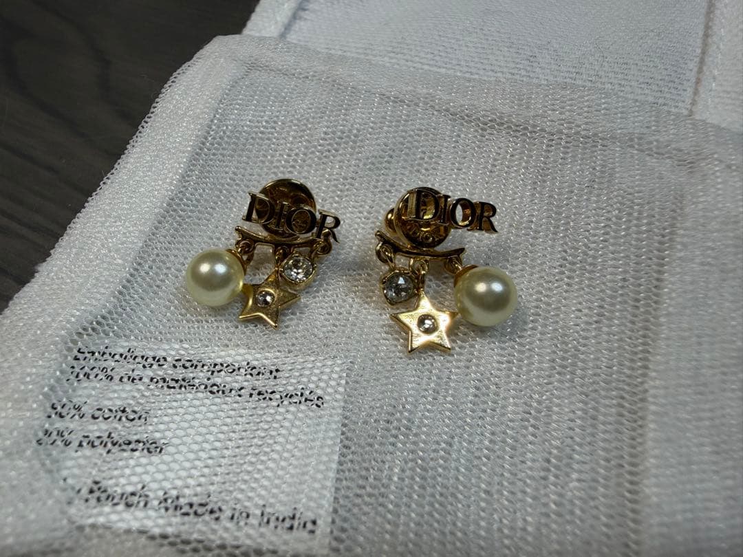 ほぼ未使用　ディオールパールスターピアス　Dio(r)evolution ピアス