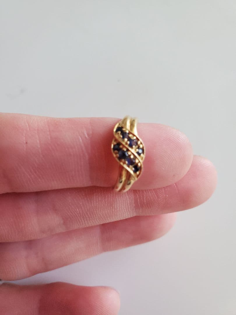 サファイア　指輪