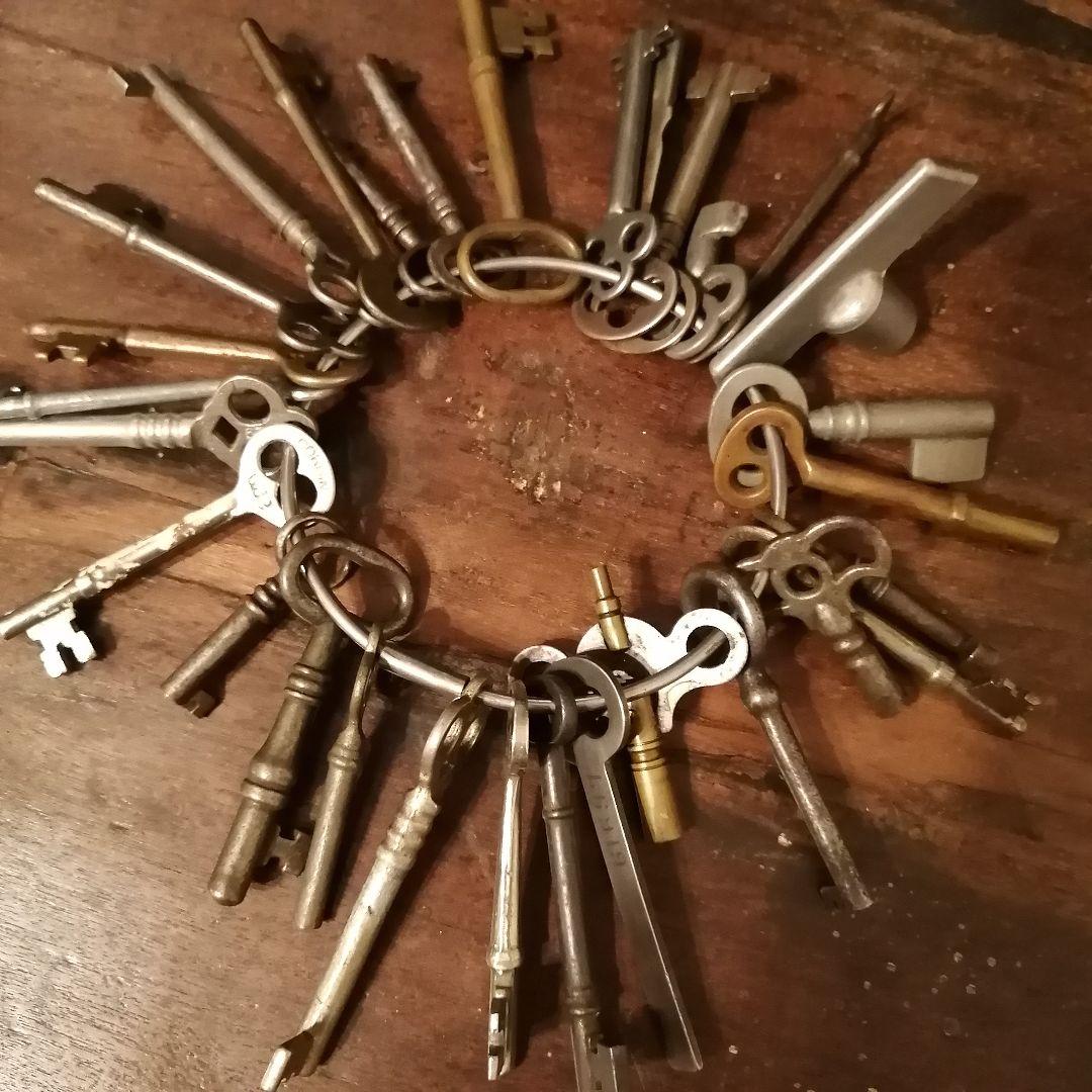 アメリカ製アンティーク キー30本&キーリング&キータグ☆ スケルトン バレル鍵
