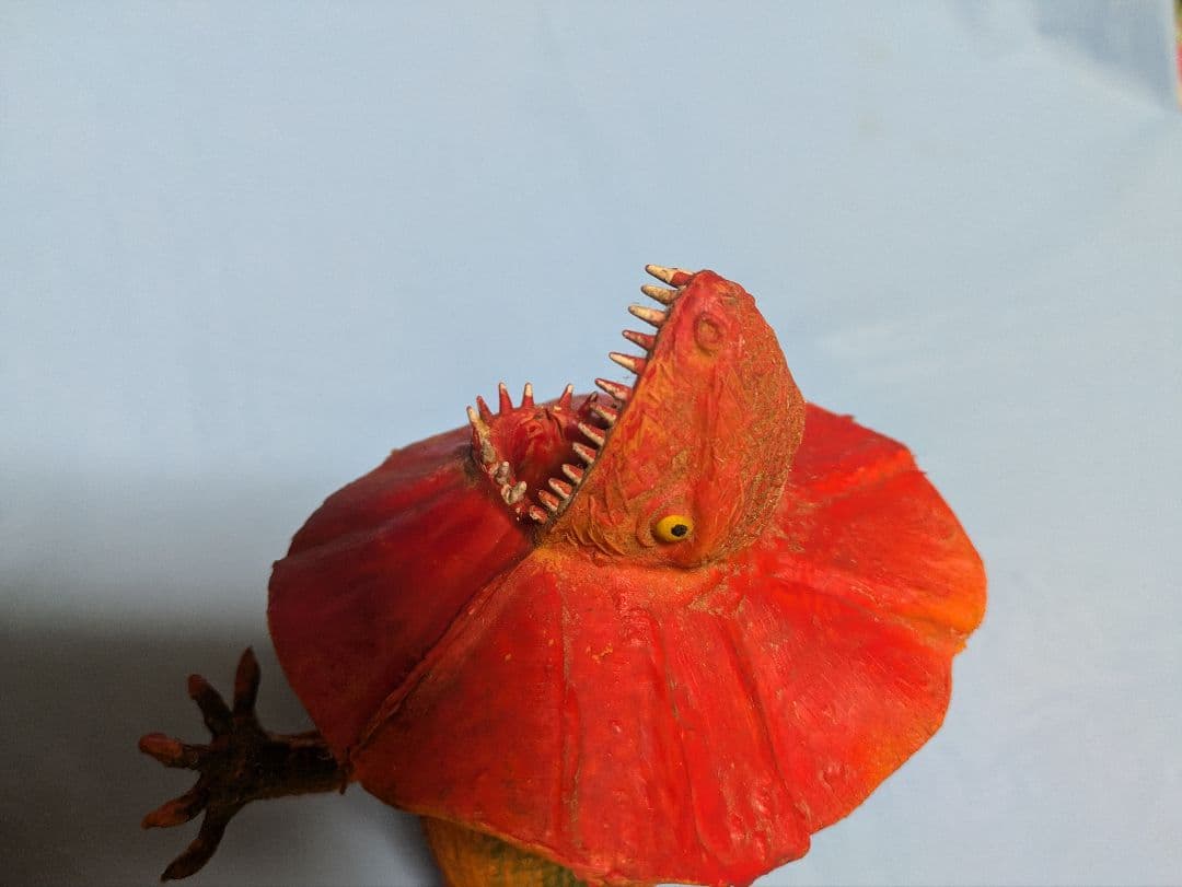 エリマキトカゲ 昔のゴム製フィギュア