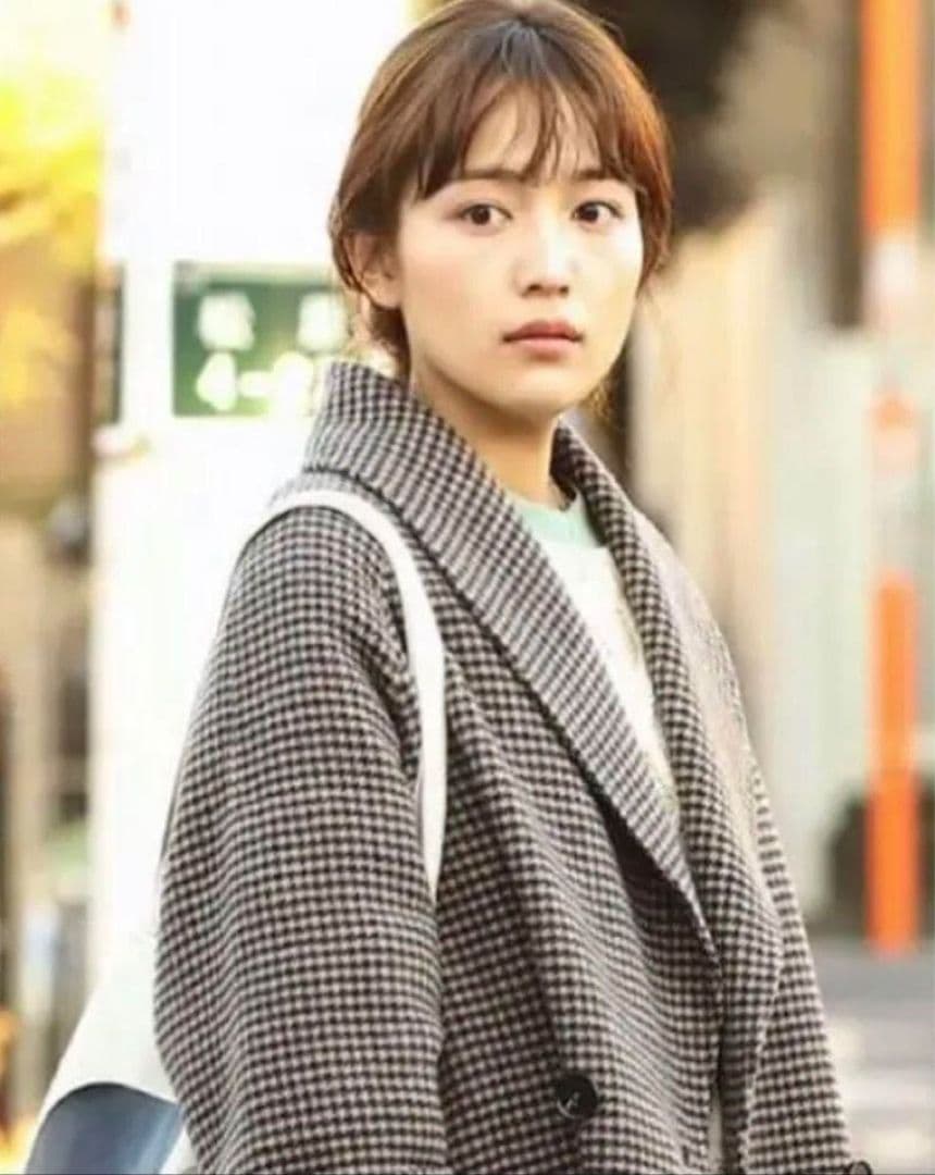 Mila Owen 接結ハーフ丈Aラインコート silent 川口春奈 色違い