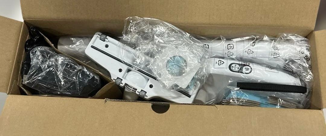 未使用品 マキタ 充電式クリーナ 紙パック仕様 CL107FDSHW